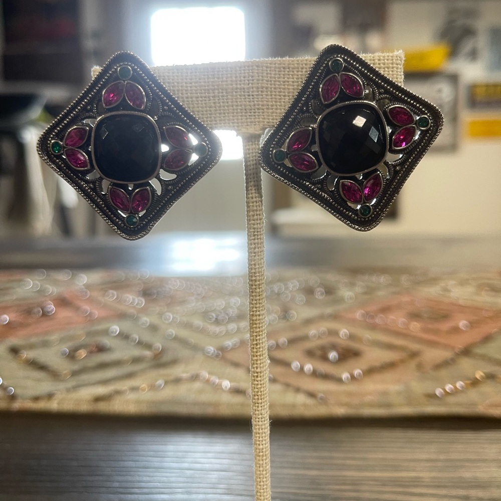 Elegant Black and Pink Square Clip Earrings